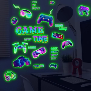 Leuchtende Wandaufkleber mit Gaming-Controllern und Headsets für die Dekoration im Spielzimmer