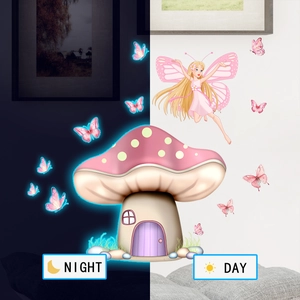 Comparaison détaillée des stickers muraux lumineux maison champignon en modes jour et nuit