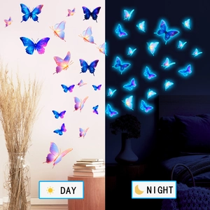 Stickers muraux papillons lumineux avec vue contrastée entre le jour et la nuit