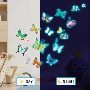 Stickers muraux papillons lumineux montrant l'aspect de jour et l'effet de nuit
