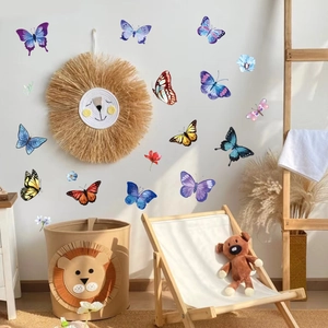 Vue détaillée de stickers muraux papillons 3D colorés pour décoration de chambre d'enfant