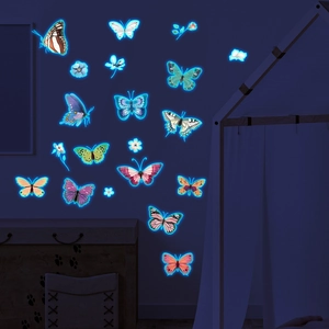 Stickers muraux papillons fluorescents montrant un effet lumineux bleu dans l'obscurité