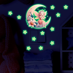 Adesivo murale luminoso con fata sulla luna e stelle che brillano nell'oscurità