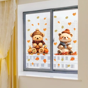 Adesivi per finestre autunnali con orsetti carini, foglie di acero e zucche decorative