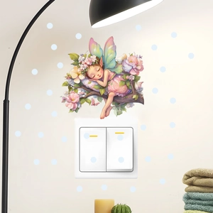 Sticker mural fée lumineuse sur branche avec ailes colorées pour déco de chambre