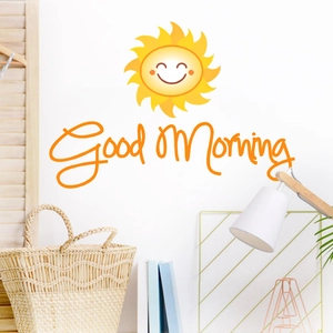 Vue détaillée du sticker soleil souriant et texte Good Morning dans un décor intérieur
