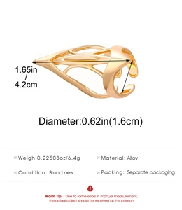 Detailed size chart for geometric gold nail ring with dimensions and weight specs
