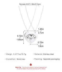 Detail showing the 51+5cm stainless steel heart pendant necklace dimensions and material