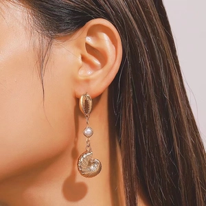 Bohemian gold alloy conch seashell drop earrings with pearls for beach vacation style