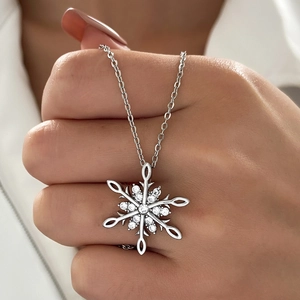 Sparkling silver snowflake pendant necklace with crystal cubic zirconia for women