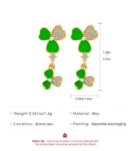 Detalle de pendientes trébol San Patricio con dimensiones y especificaciones de material