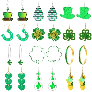 Set de 12 paires de boucles d'oreilles trèfle et chapeau de la Saint-Patrick vert