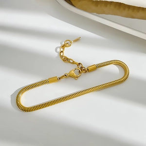 Pulsera de cadena de serpiente de acero inoxidable dorado pulido con cierre langosta