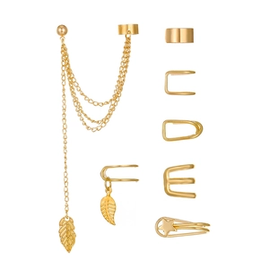 7-teiliges minimalistisches Gold-Ohrklemmen-Set mit Blattanhängern und Ketten-Akzenten