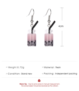 Detailed dimensions of handmade pink bubble tea resin earrings with 4cm height and 8.72g weight