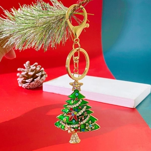 Rhinestone Enamel Christmas Tree Keychain Creative Zinc Alloy Gold Plated Xmas Tree Pendant Bag Hanging Ornament Holiday Gift