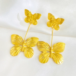 Elegant gold butterfly drop earrings with vintage minimalist design for women fashion