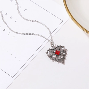 Gothic robijnen hart ketting met doornen hanger en antieke zilveren kruis ketting