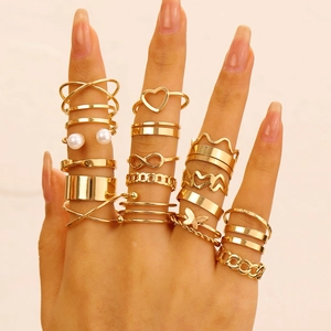Set of 22 pieces golden alloy rings with butterfly and heart patterns for women