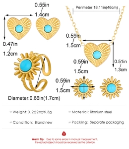 Detailoverzicht van vergulde titanium sieradenset met turquoise steen en maatmarkeringen