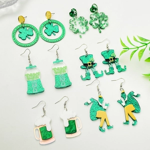Ensemble de boucles d'oreilles acryliques vert pailleté de la Saint-Patrick