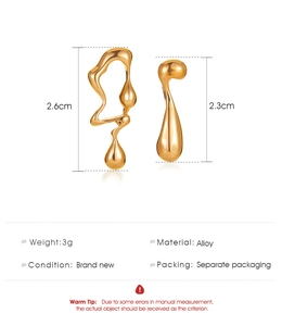 Detailed size chart for irregular liquid gold alloy earrings with 3g weight and dimensions