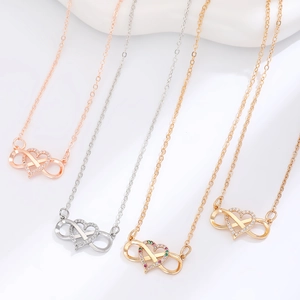 Infinity-Herz-Halsketten in Gold, Roségold und Silber mit funkelnden Micro-Pave-Zirkonia