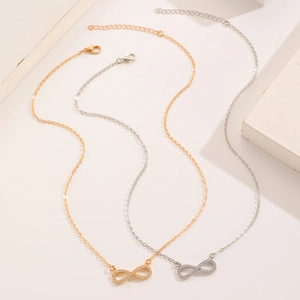 Infinity-Herz-Halsketten-Set in Gold und Silber mit Mikro-Pavé-Kristallen besetzt