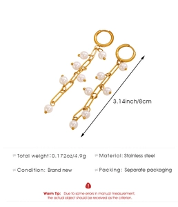 Detail showing dimensions of 8cm long golden stainless steel pearl tassel earrings