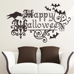 Halloween Krähe und Fledermäuse Wandtattoo mit Schriftzug in einer Inneneinrichtung