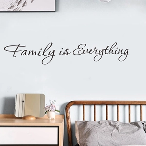 Modernes schwarzes Wandtattoo Family is Everything für Wohnzimmer oder Schlafzimmer