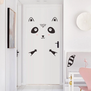 Niedliche Waschbär-Wandtattoos für Kinderzimmer mit dekorativem Tierschwanz