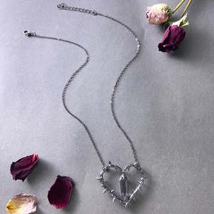 Gothic thorn heart necklace with crystal pendant and silver chains for women and men