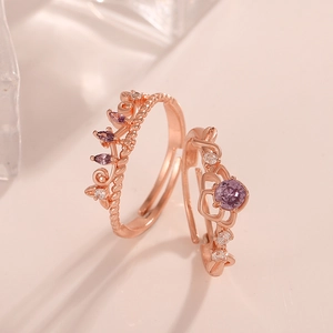 Verstellbares Ring-Set in Roségold mit Krone, Blume und lila Zirkonia-Edelsteinen