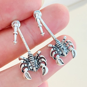 Punk antique silver scorpion ear cuffs with detailed shell carving for women