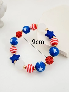 Detail of USA Independence Day beaded bracelet showing 9cm diameter and patriotic beads