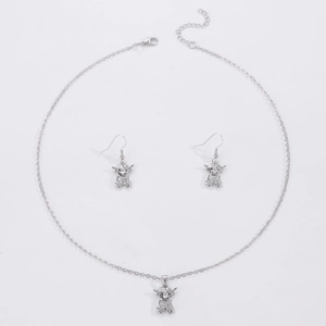 Zilveren Highland Cow sieradenset met hanger ketting en bijpassende haak oorbellen