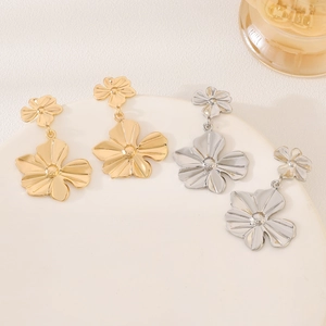 Vintage palace style double layer flower dangle earrings in gold and silver finish