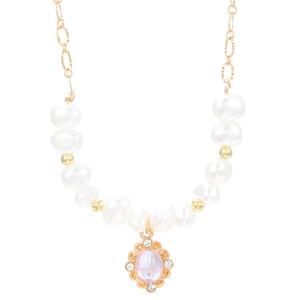 Collar de perlas vintage francés con un colgante geométrico de diamantes dorados