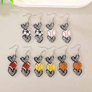5-Paar-Set Sport-Ohrringe mit Leoparden-Herz und Motiven wie Fußball Baseball und Basketball