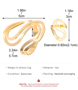 Detailed size specifications of the gold hollow wave-shaped metal ring showing its dimensions