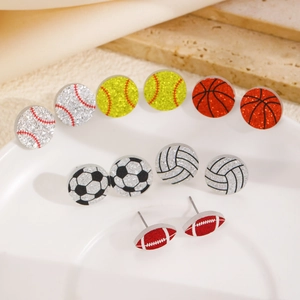Sechs Paar Sport-Ohrringe mit Glitzer-Finish, darunter Baseball- und Fußball-Designs