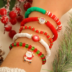 Set di 5 braccialetti natalizi con perline in argilla, ciondoli Babbo Natale e colori festivi