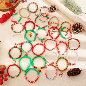 Set di braccialetti natalizi con ciondolo Babbo Natale in perline di argilla colorate