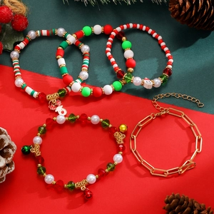Set di braccialetti natalizi con perline, ciondoli a pupazzo di neve e catena dorata elegante