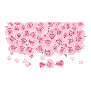 Detailansicht der geschichteten rosa Rosen-Wandaufkleber mit fallenden Blütenblättern auf weiß