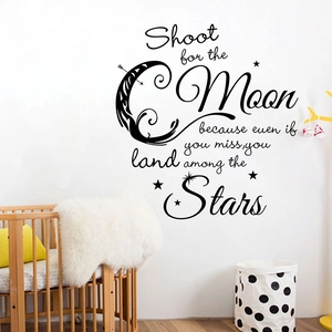Sticker mural d'inspiration lune et étoiles pour chambre d'enfant avec citation