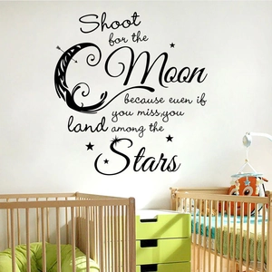 Sticker mural inspirant lune et étoiles pour décoration murale de chambre d'enfant