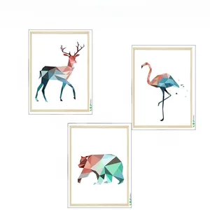 Detailansicht der 30x40cm geometrischen Tierwandbilder mit Hirsch Flamingo und Bär