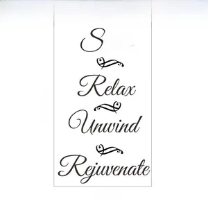 Layout adesivo murale con scritte Soak Relax Unwind e dimensioni 42cm x 71cm